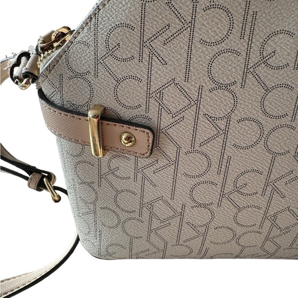 COPY - Calvin Klein Dessert Top signature monogram crossbody bag - Picture 7 of 10